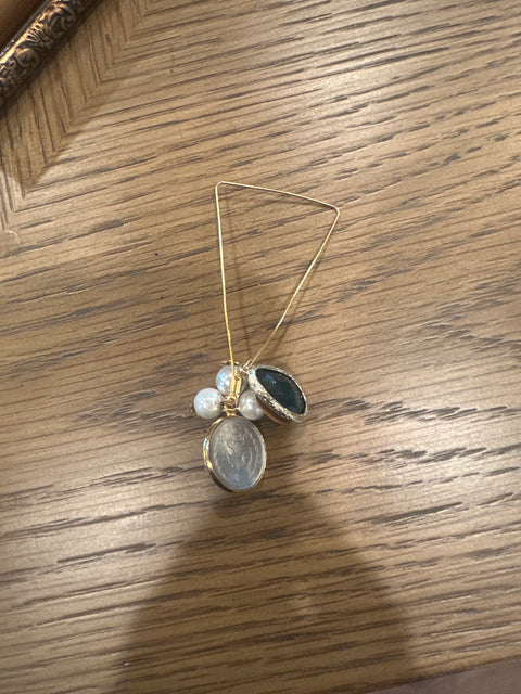 T40 - Earring