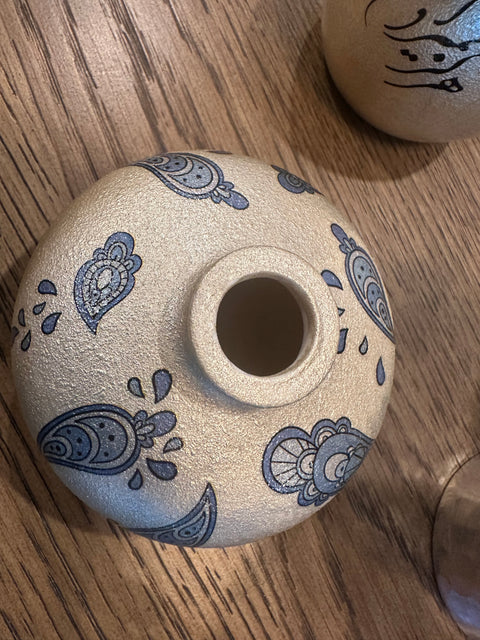 MF10 - Vase