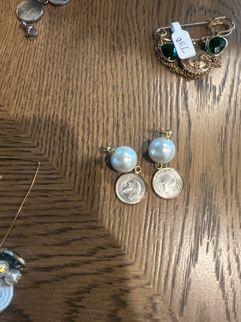 T32 - Earring